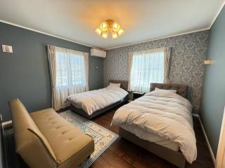 Queen Anne Style Luxury Vacation Villa - Miyota - 5