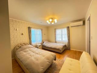 Queen Anne Style Luxury Vacation Villa - Miyota - 4