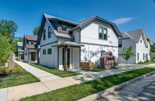 Modern East Nashville Gem, Walk to Local Favorites, Cozy Den, Workspace & Smart TVs, Fully Equipped Kitchen, Garage & Fast WiFi, Near Mas Tacos, Rosepepper & Five Points, 10 Min to Broadway & Nissan Stadium, 24 Hr Hospitality - 6