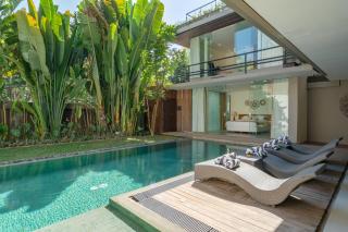 Villa Brawa 8G - 3 bedroom luxury villa with rooftop walking distance to the Beach - Canggu - 6