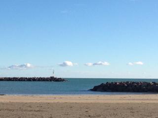 Studio cabine face plage avec climatisation et parking privé à Sète - FR-1-338-536 - 2