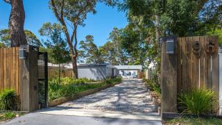 Beachfront- The Art Cottage- Pet Friendly - Vincentia - 3
