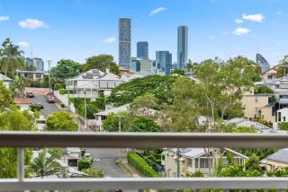 Paddo Central ~ 4Bed/2Bath/1Car/CBD Views ~ House - Brisbane - 6