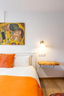 Luxury Designer Beach Front Two Bedroom Apartment - 2