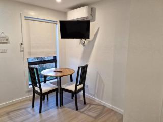 Cosy Secure comfortable for two in Canberra - Hall - 2