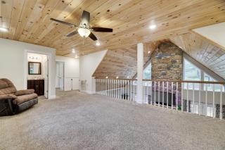Soose Manor Spa BBQ Games and Bar Near Lake - Tafton - 1
