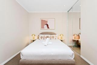 3br East Perth Penthouse Views & Style - Perth - 1