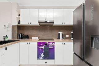 3br East Perth Penthouse Views & Style - Perth - 8