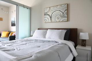 Queen Anne Abode - 1 Block from CPA! - Free Parking! - Seattle - 9