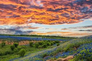 The Outlook - Spa and deck views of Hill Country - 2