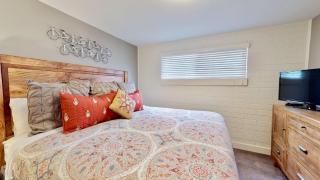 Downtown Cozy Home Base - Purple Sage 6 - 3