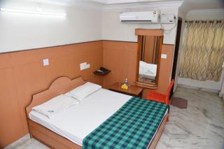 HOTEL LAKE VIEW - Manipal - 8