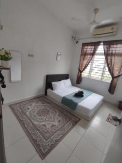 Bunga Homestay KLIA Sepang - Sepang - 2