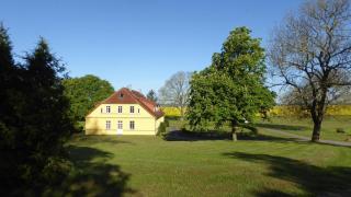 Gut-Rattelvitz-Galerie-D-hochwertig-Sauna-Kamin-eTankstelle-Spielscheune-15-000qm-Parkland - Gingst - 0