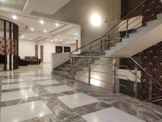 Hotel Luxura - 8