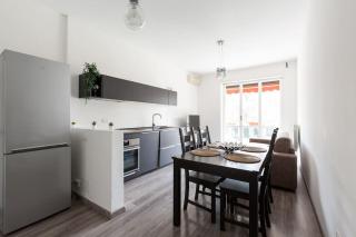 Large Apartment Close to Metro - Milan - 0