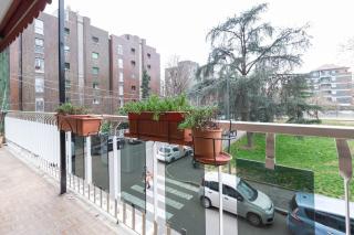 Large Apartment Close to Metro - Milan - 7