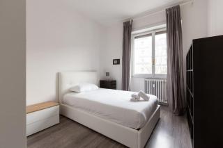Large Apartment Close to Metro - Milan - 4