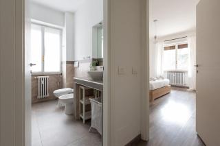 Large Apartment Close to Metro - Milan - 2