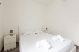 Large Apartment Close to Metro - Milan - 1