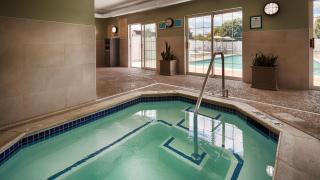 Best Western Hartford Hotel and Suites - Hartford - 2