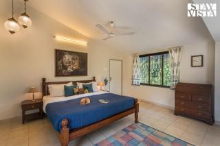 StayVista's Kia Ora - Amidst Greenery Villa with Outdoor Pool, Balconies, and Indoor Games - Karjat - 4