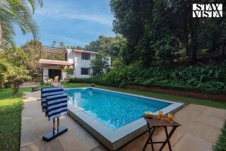 StayVista's Kia Ora - Amidst Greenery Villa with Outdoor Pool, Balconies, and Indoor Games - Karjat - 9