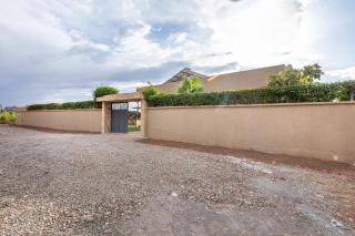 Villa Dalia, Personnels et option piscine - 8