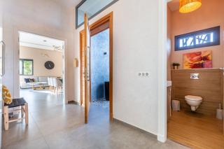 Villa Dalia, Personnels et option piscine - 6