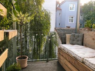 Enchanting 3-Room Oasis with Balcony - 7