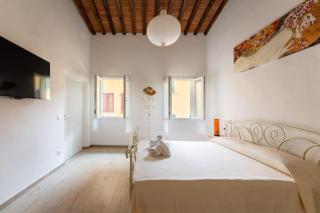 Keys of Italy - Maytreya - Albero 2 - Train station two bedroom flat 2nd floor - 0