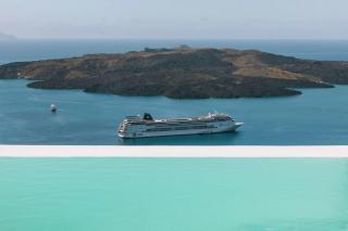 Luxury Grand Santorini Villa 3 Bedrooms Unforgettable Caldera Sea Views & Outdoor Hot Tub Fira - Fira - 9