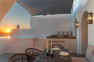 Luxury Grand Santorini Villa 3 Bedrooms Unforgettable Caldera Sea Views Outdoor Hot Tub Fira - Fira - 6