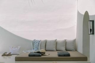 Luxury Grand Santorini Villa 3 Bedrooms Unforgettable Caldera Sea Views Outdoor Hot Tub Fira - Fira - 5