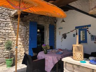very pleasant provençal mas, typical to the region, with heated pool in saint remy de provence - 9 people - 9