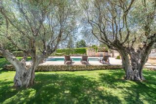 magnificent individual villa with heated swimming pool, in aureille, in the alpilles - 10 persons - 7