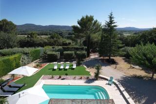 very beautiful villa with private pool in the luberon enjoying a magnificent view of the durance valley, located in puget – 10 people. - Puget - 9
