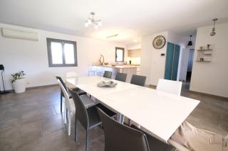 very beautiful villa with private pool in the luberon enjoying a magnificent view of the durance valley, located in puget – 10 people. - Puget - 1