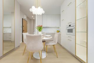 Stylish Apartment with Balcony 7th Floor by Noclegi Renters - Varsavia - 8
