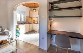 1 Bedroom Awesome Apartment In Marcana - 9