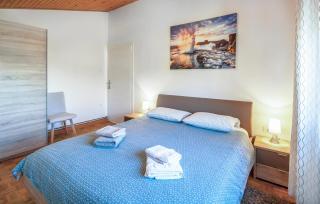 1 Bedroom Awesome Apartment In Marcana - 8