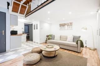 CENTRAL & Spacious HOME near Gozsdu Court, Quiet with AC - Budapest - 5