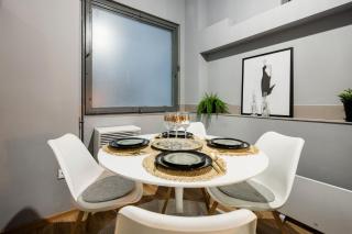 CENTRAL & Spacious HOME near Gozsdu Court, Quiet with AC - Budapest - 3