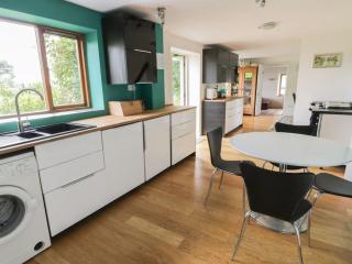 Spacious rural Cotswolds family home with mod-cons! - 6