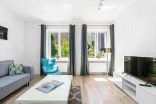 Modern One Bedroom Apartment in Poznań by Noclegi Renters - 4