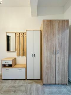 Queen of the Beach - 7