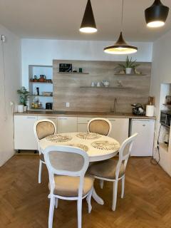 Valentina's Apartment in City Center - Brasov - 0
