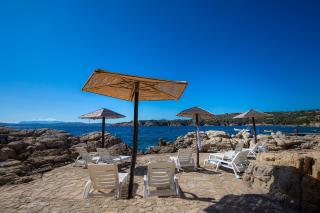 PORTO ROTONDO SPLENDIDO APPARTAMENTO CON GIARDINO VISTA MARE - 9