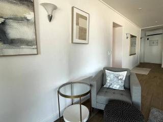 Stunning penthouse in Hout Bay overlooking the beach - 2