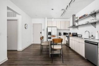 CozySuites 2BR Bottleworks Indianapolis #3 - 4